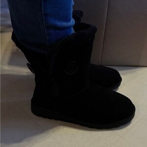 So Black Boots Size 7 Medium Fury on the inside, New Never Worn